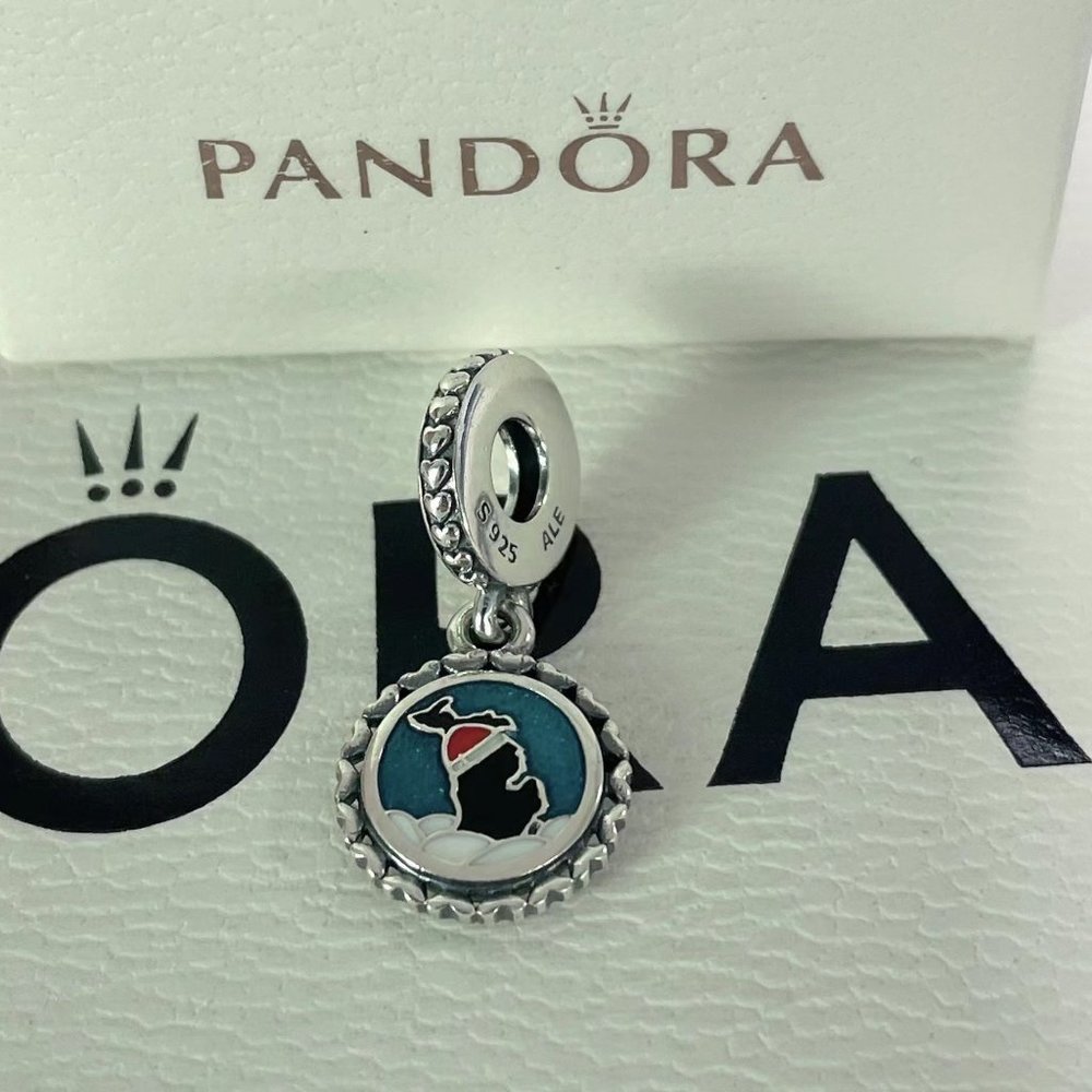 Pandora Michigan Merry Christmas Santa Claus Tree Gift Exclusive Dangle Charm
